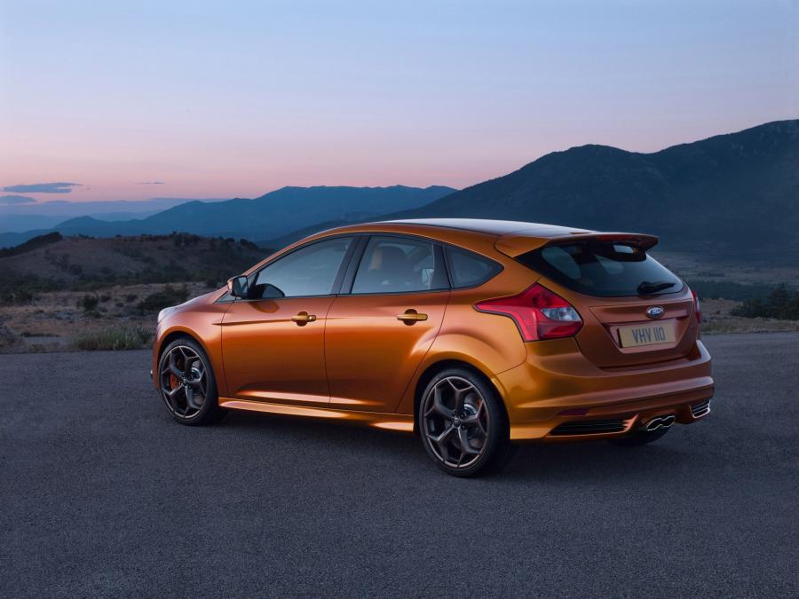  Ford Focus ST 2010 года  (фото 21 из 46)